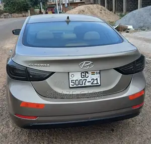 Hyundai Elantra 2015 Gold