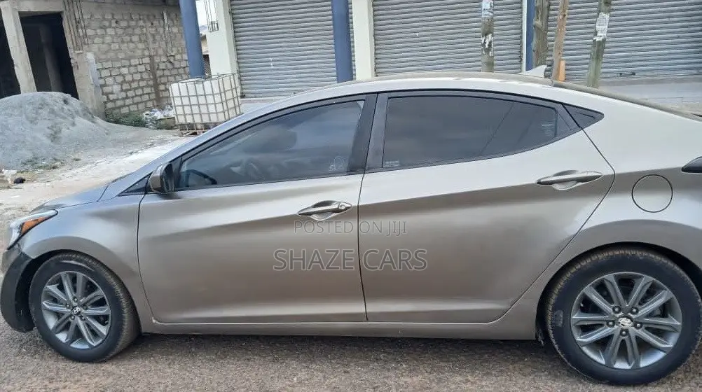 Hyundai Elantra 2015 Gold