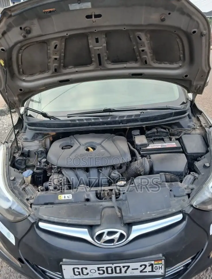Hyundai Elantra 2015 Gold