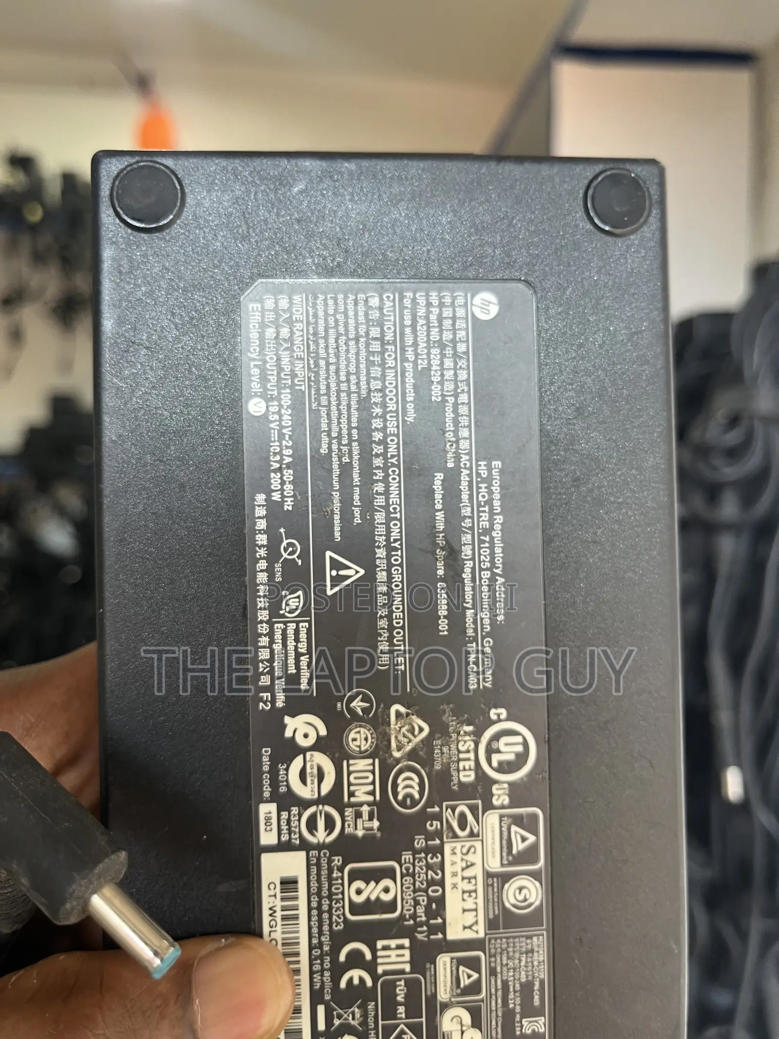 The Original HP 200 Watts Charger