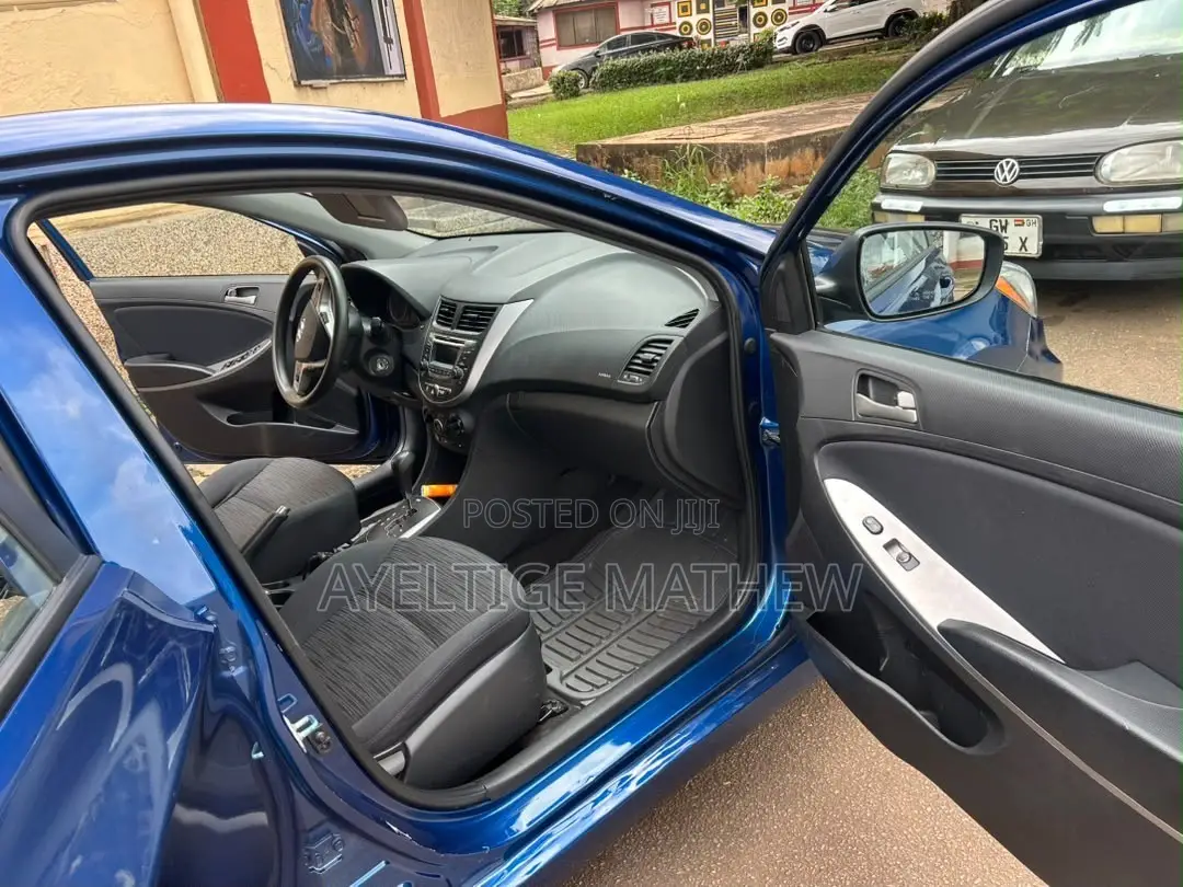 Hyundai Accent SE Hatchback 2016 Black