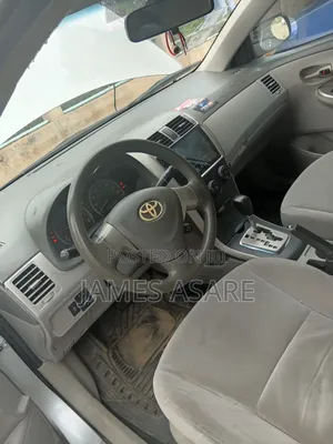 Toyota Corolla 2010 Silver