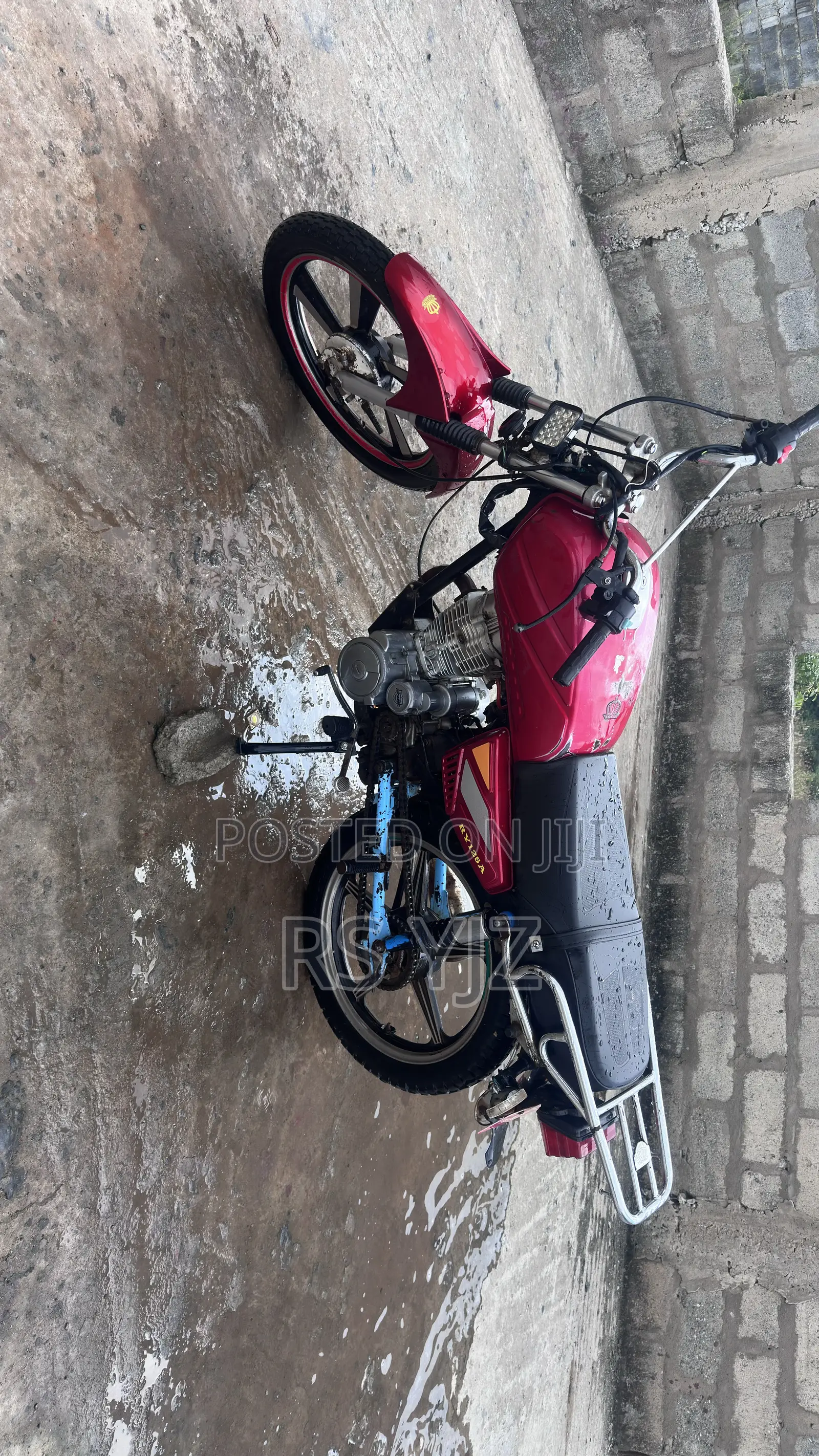 Royal RY125 2019 Red