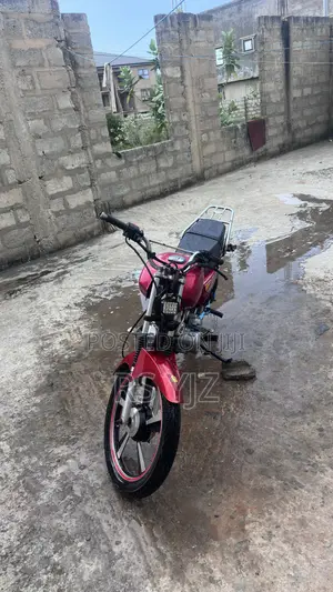 Royal RY125 2019 Red