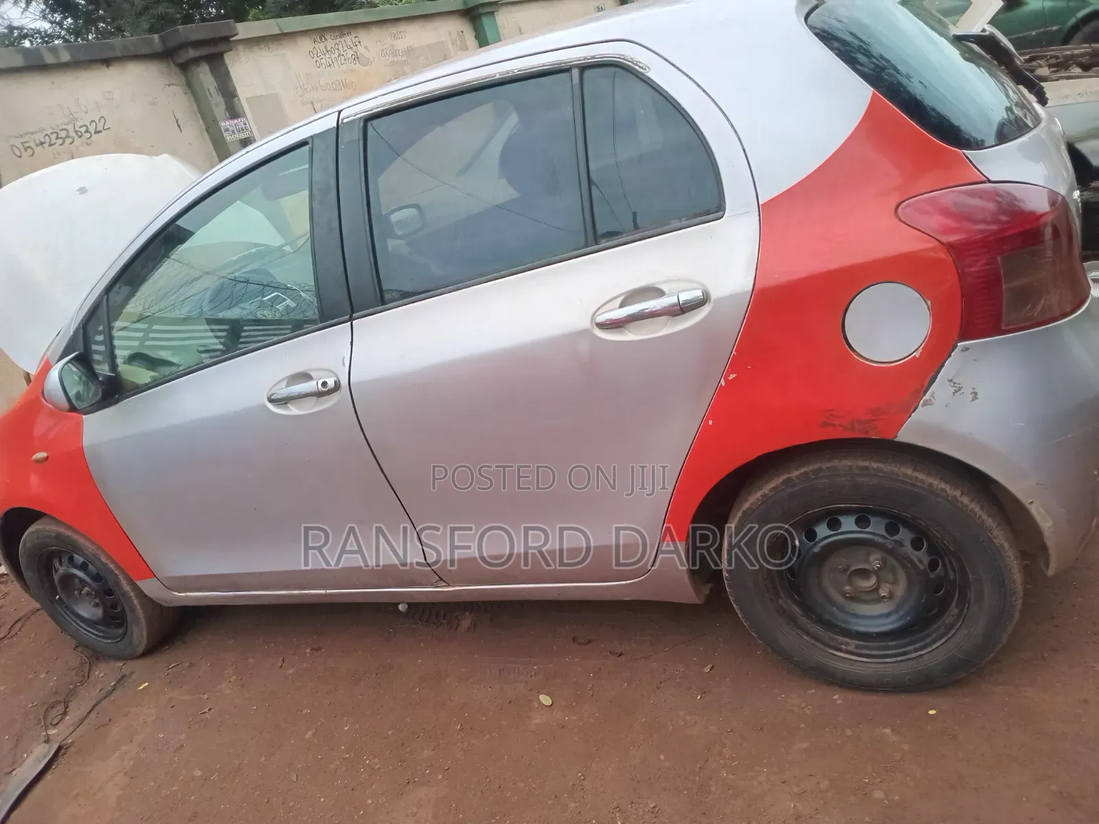 Toyota Vitz 2010 Silver