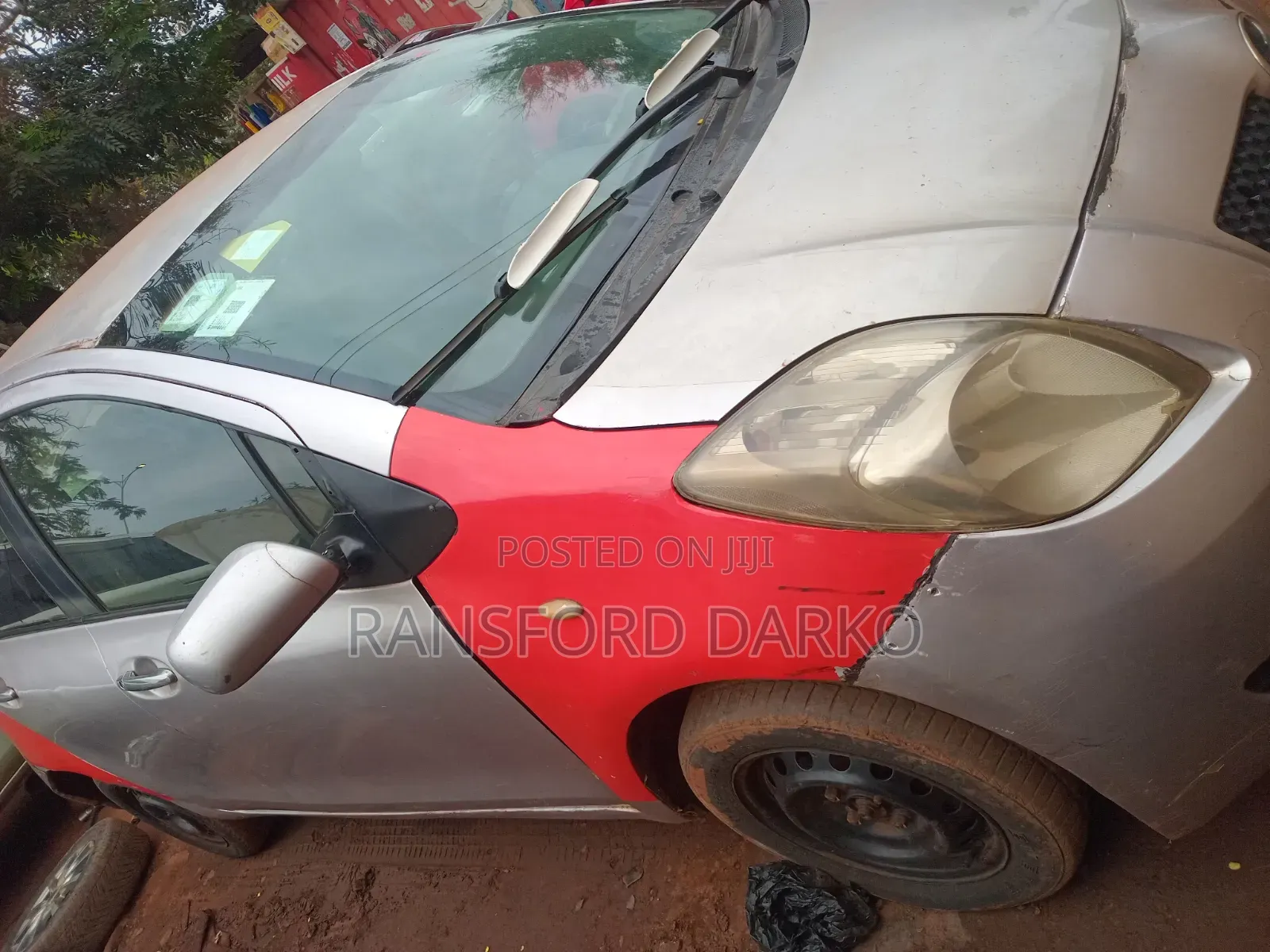 Toyota Vitz 2010 Silver