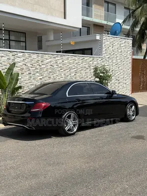 Mercedes-Benz E300 2017 Black
