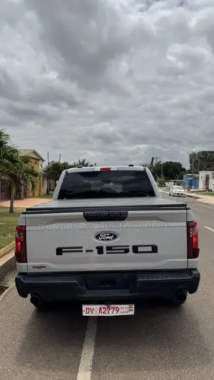 Ford F-150 STX 4WD SuperCab 6.5' Box 2025 Silver
