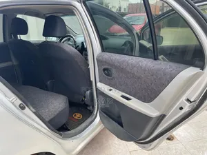 Toyota Vitz 1.3 AWD 3dr 2010 Silver
