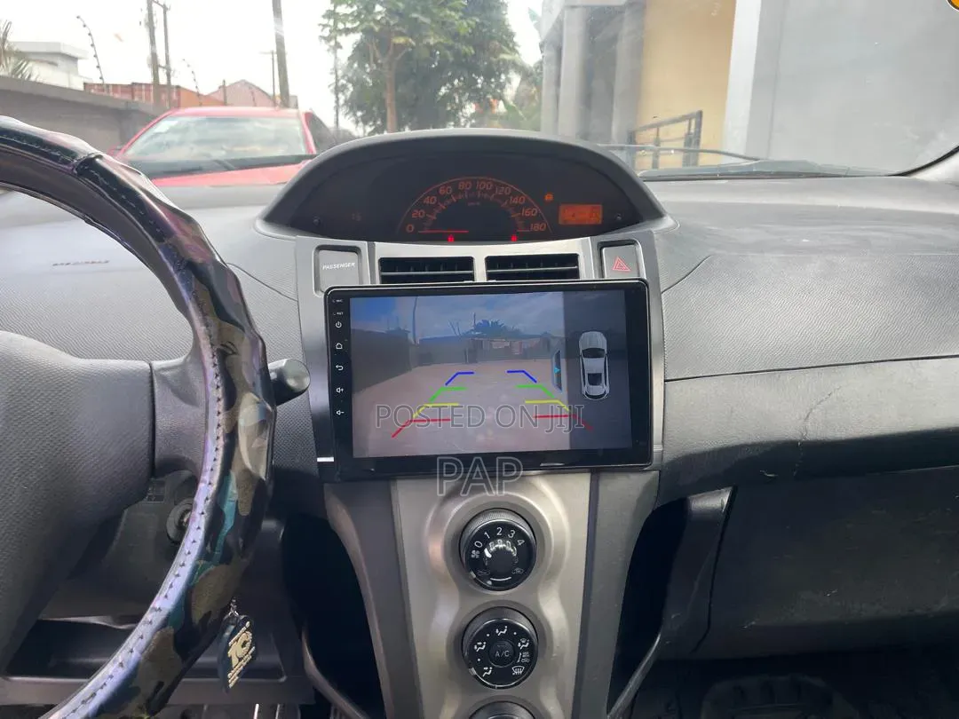 Toyota Vitz 1.3 AWD 3dr 2010 Silver
