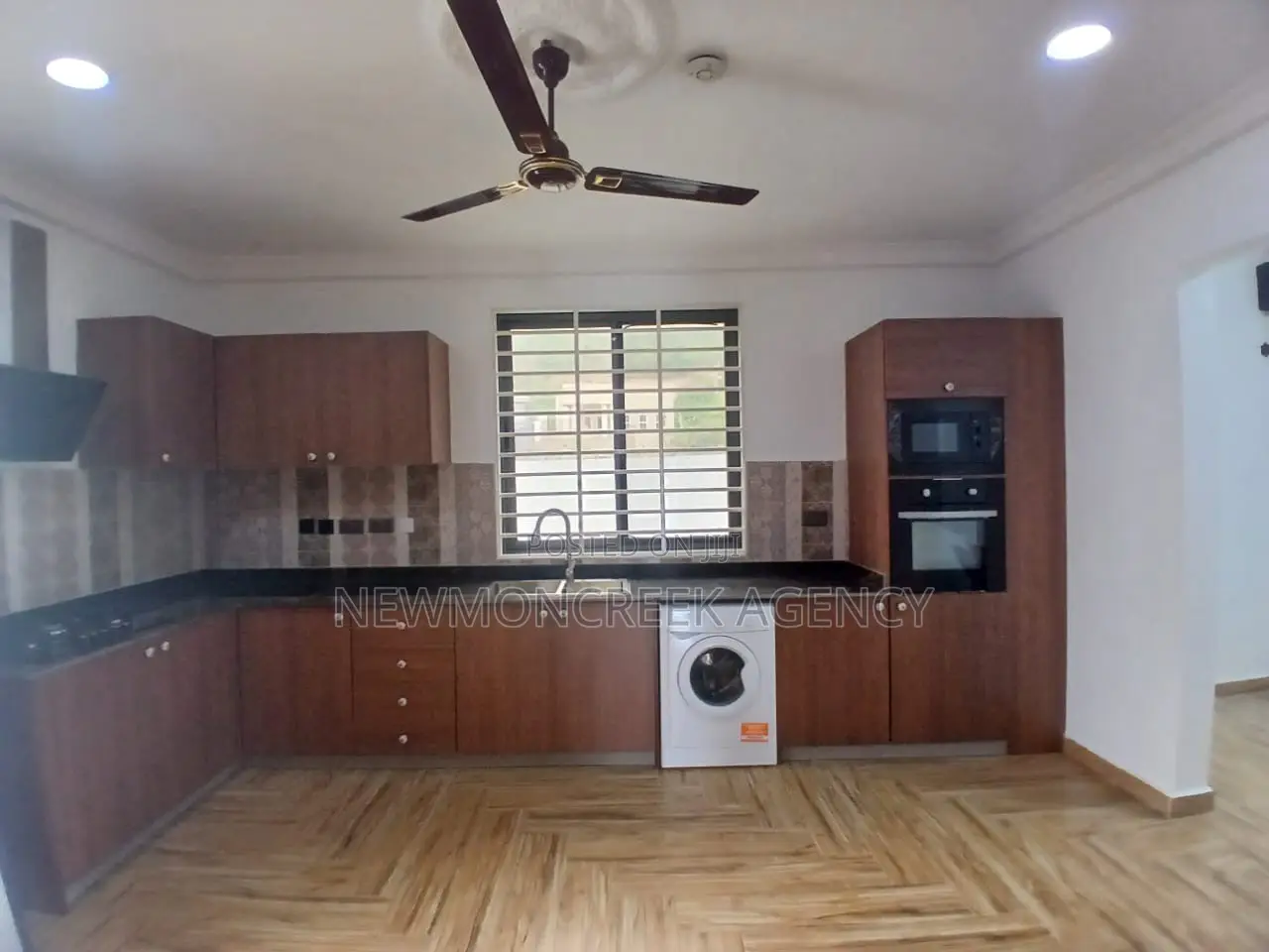 4bdrm Duplex in Ayi Mensah Toll, Accra Metropolitan for sale