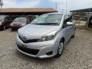 Toyota Vitz 1.3 FWD 3dr 2014 Silver