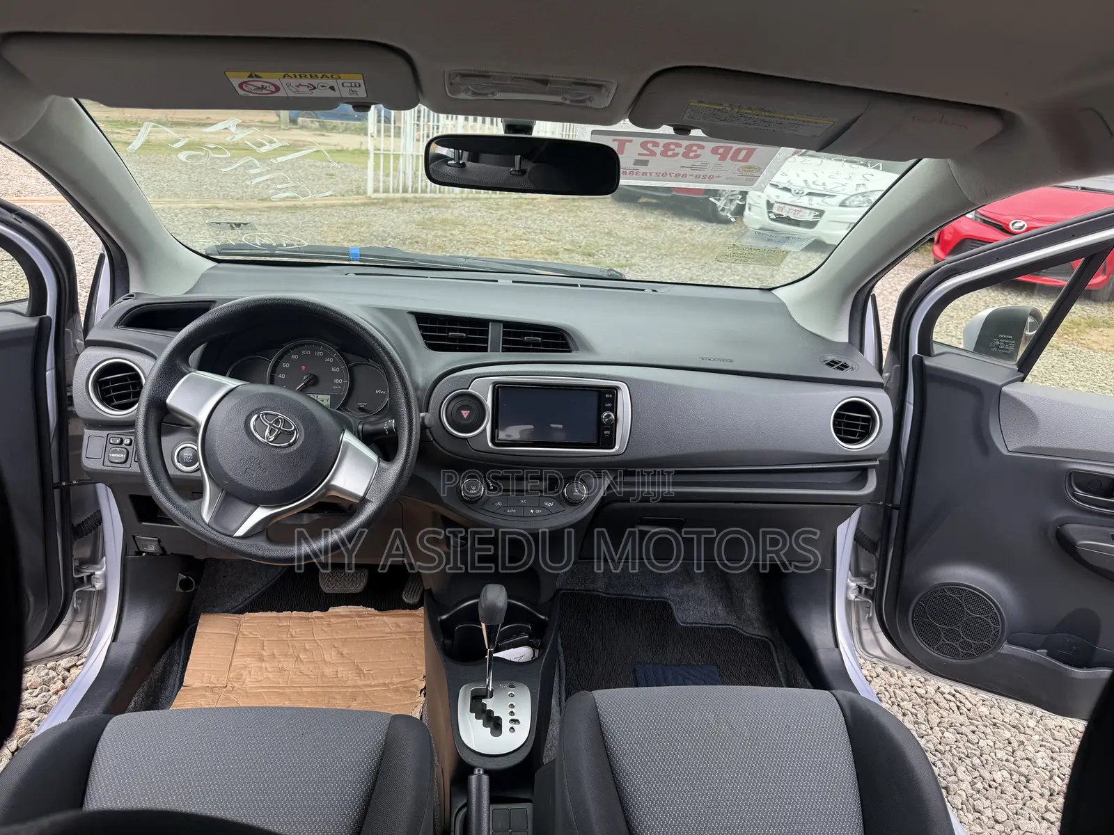 Toyota Vitz 1.3 FWD 3dr 2014 Silver