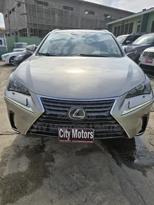 Lexus NX 300 FWD 2021