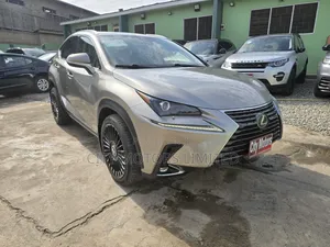 Lexus NX 300 FWD 2021