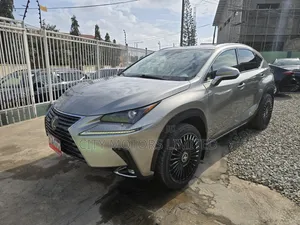 Lexus NX 300 FWD 2021
