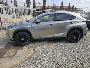 Lexus NX 300 FWD 2021