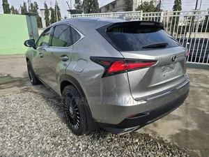 Lexus NX 300 FWD 2021