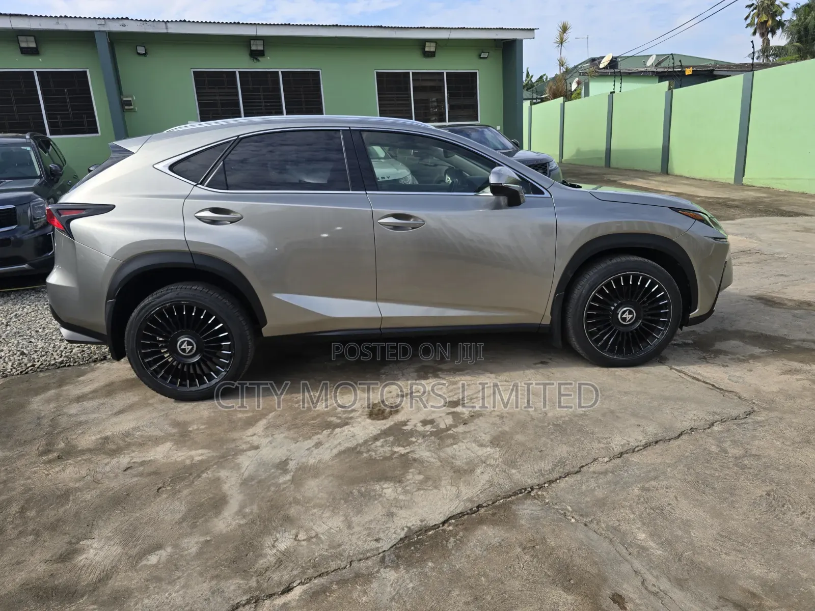 Lexus NX 300 FWD 2021