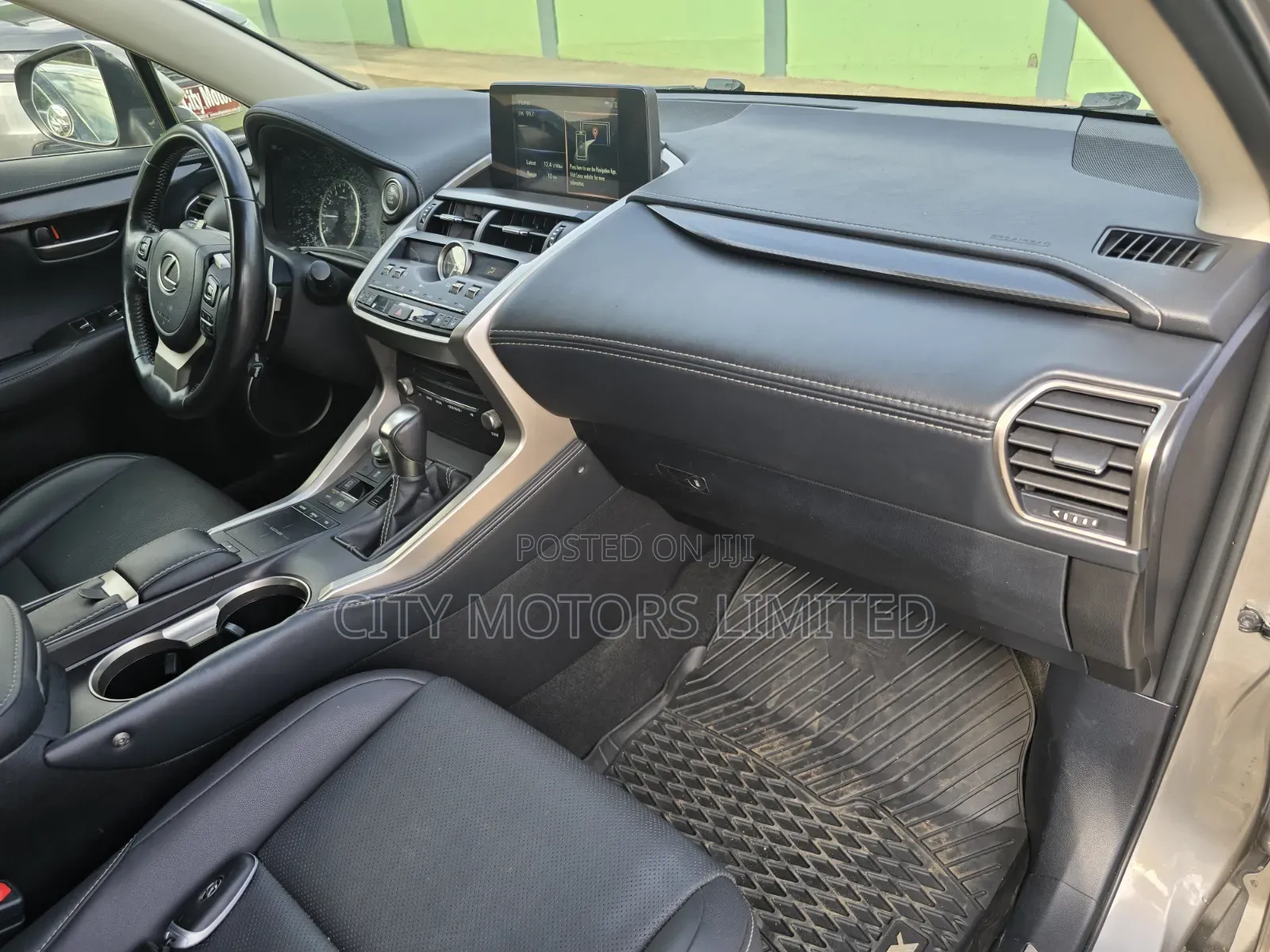 Lexus NX 300 FWD 2021