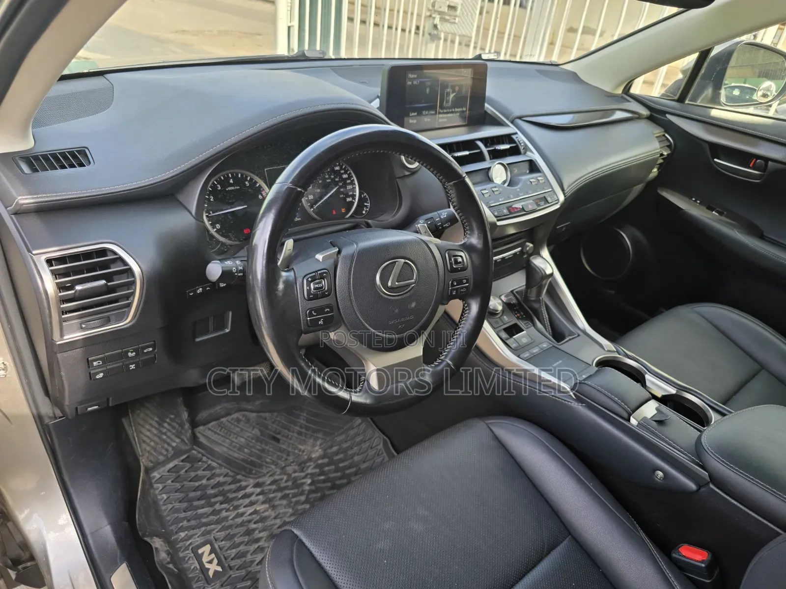 Lexus NX 300 FWD 2021