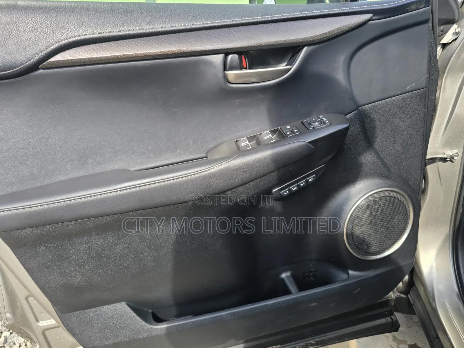 Lexus NX 300 FWD 2021