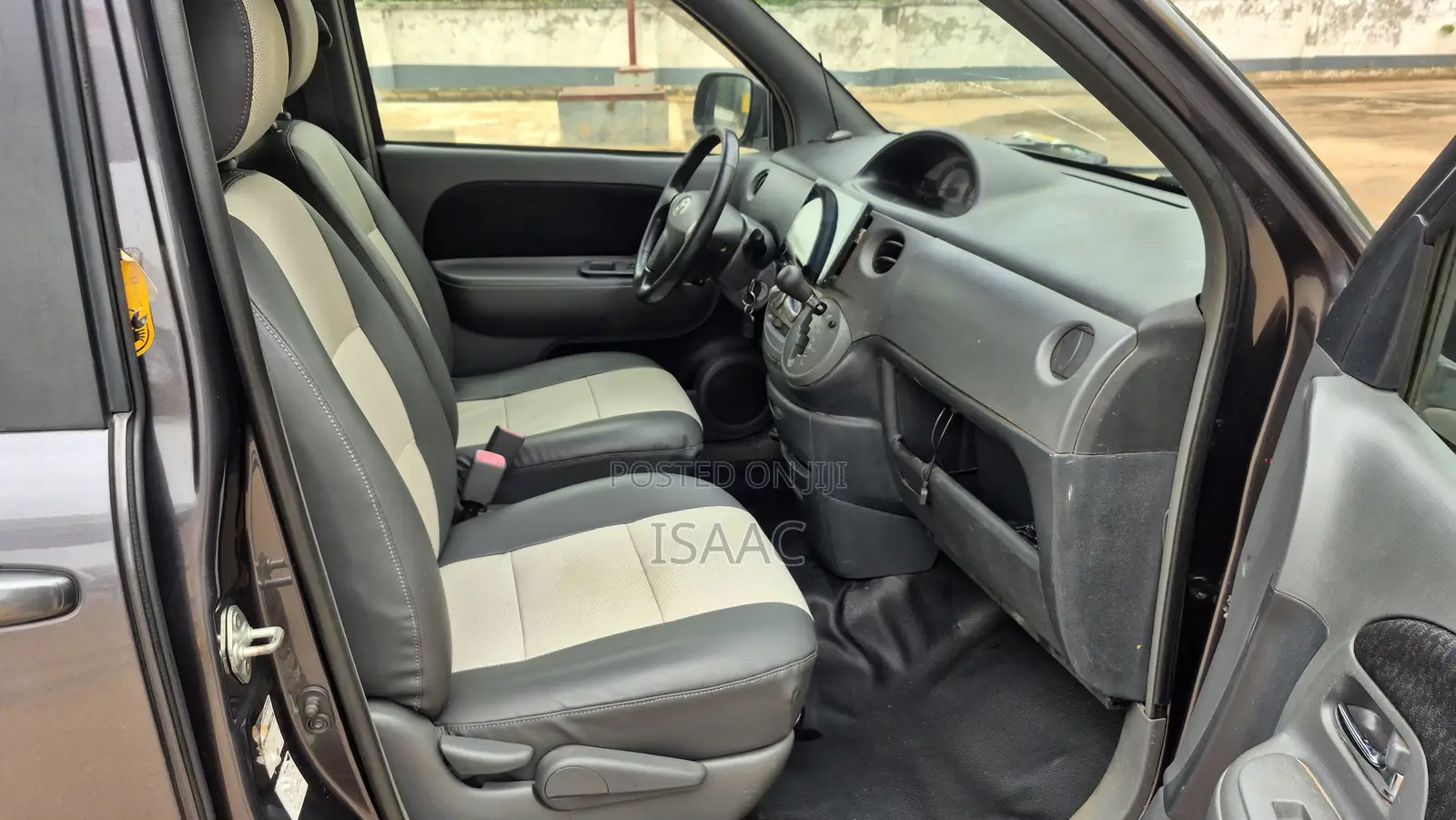 Toyota Sienta 2015 Gray