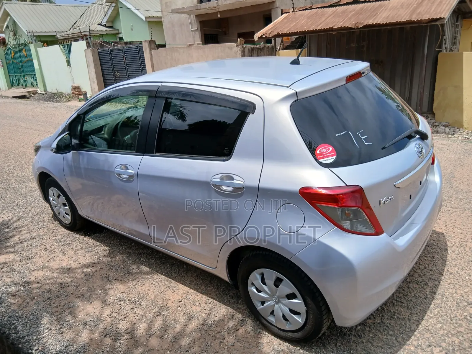 Toyota Vitz 1.3 FWD 5dr 2014 Silver