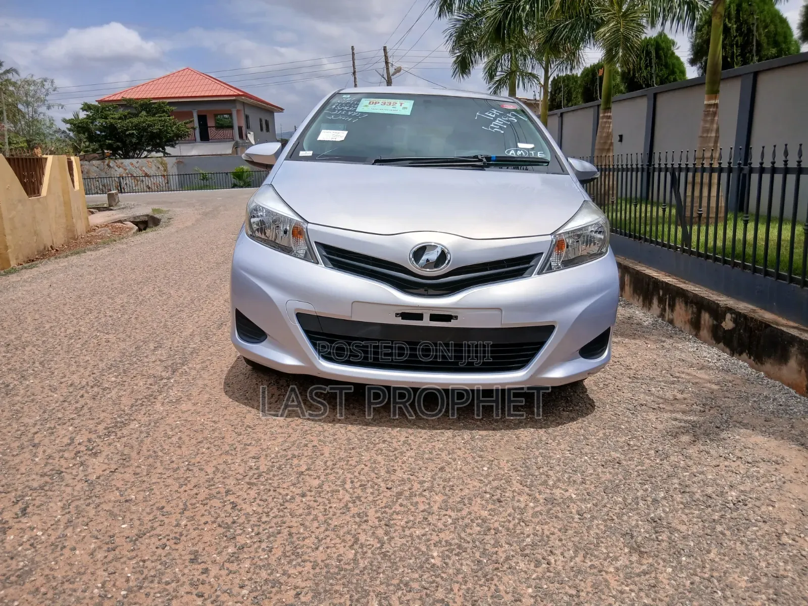 Toyota Vitz 1.3 FWD 5dr 2014 Silver