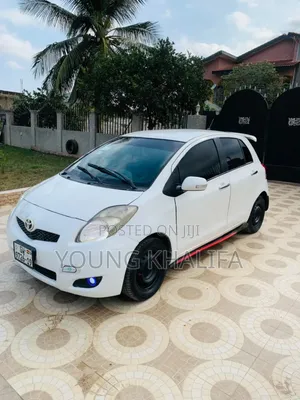 Toyota Vitz 2010 White