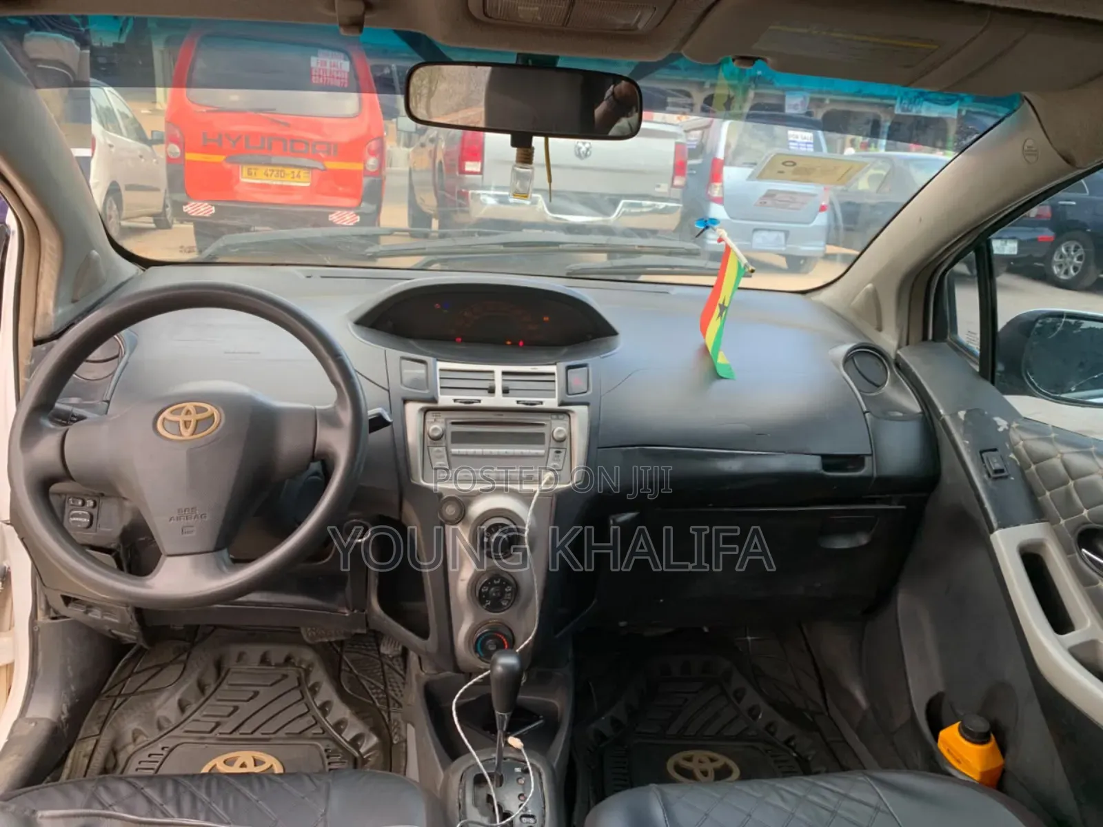 Toyota Vitz 2010 White