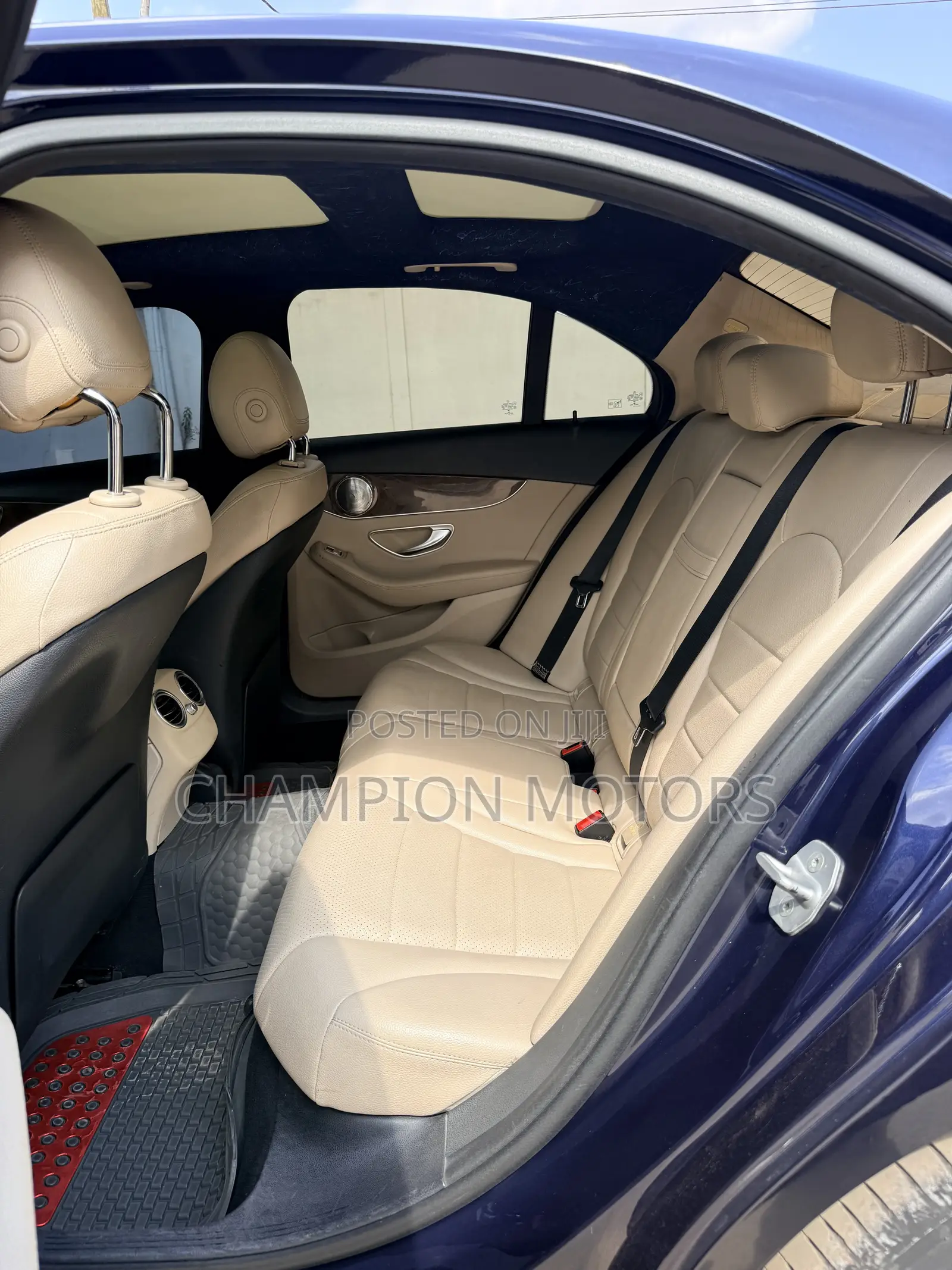 Mercedes-Benz C300 2016 Blue