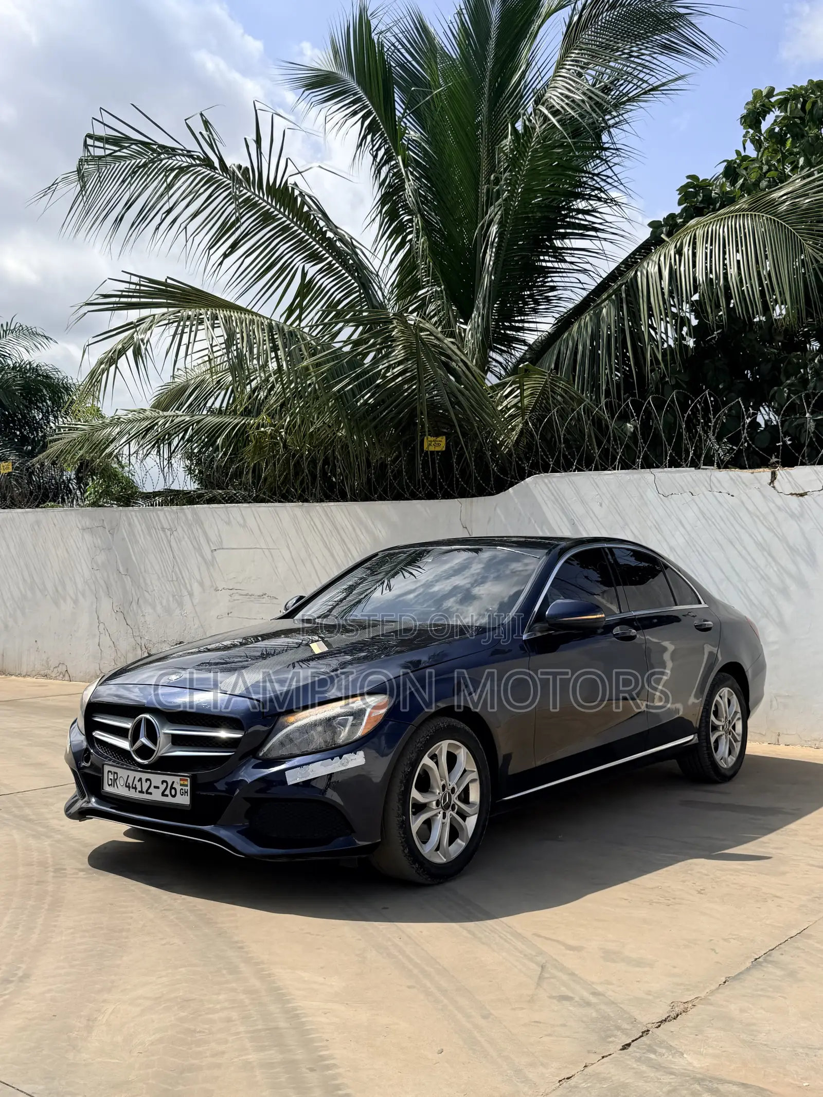 Mercedes-Benz C300 2016 Blue