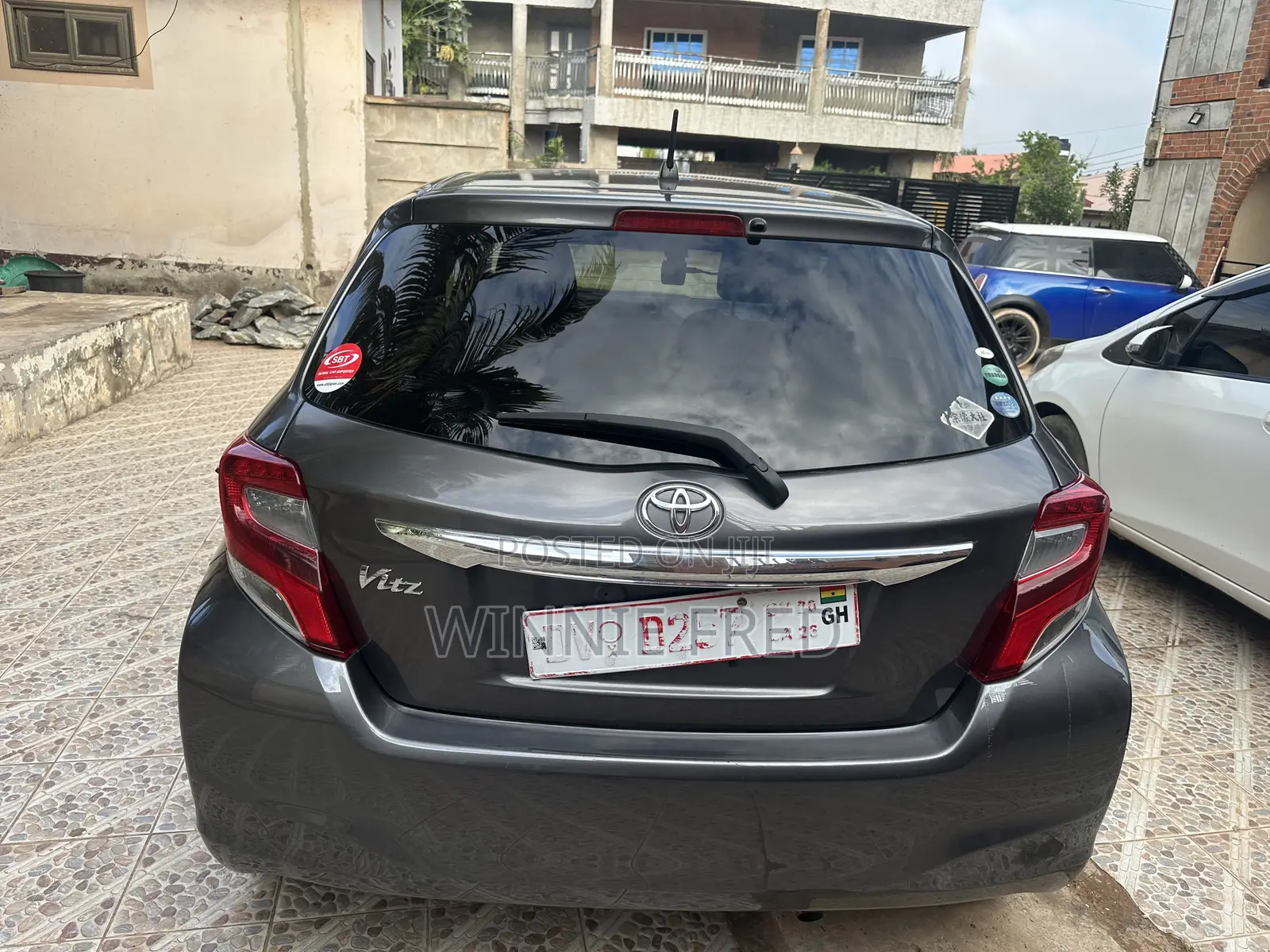 Toyota Vitz 1.3 FWD 5dr 2016 Matt Black