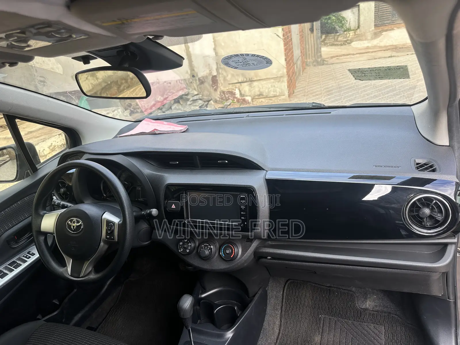 Toyota Vitz 1.3 FWD 5dr 2016 Matt Black