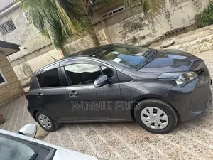 Toyota Vitz 1.3 FWD 5dr 2016 Matt Black