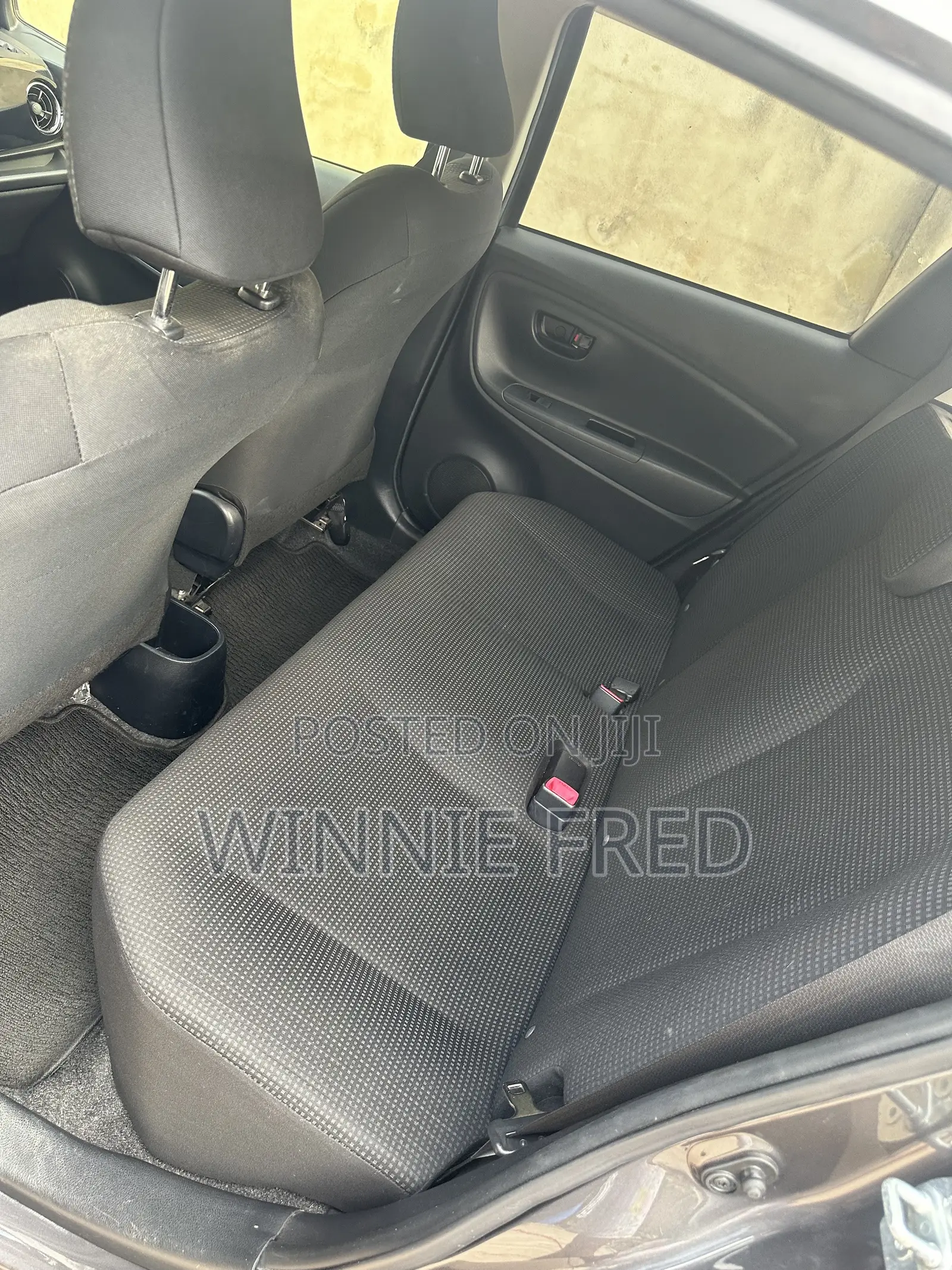 Toyota Vitz 1.3 FWD 5dr 2016 Matt Black