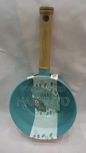 Premium Ceramic Non-Stick Saucepan With Wood-Effect Handle - 16cm