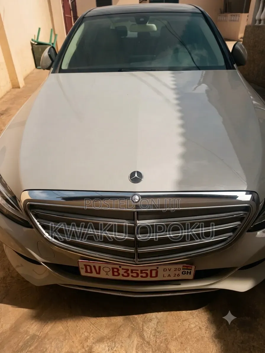 Mercedes-Benz C300 2017 Off white