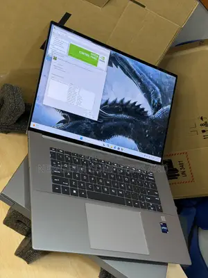 New Laptop HP ZBook 16 Studio G10 16GB Intel Core i9 SSD 1T