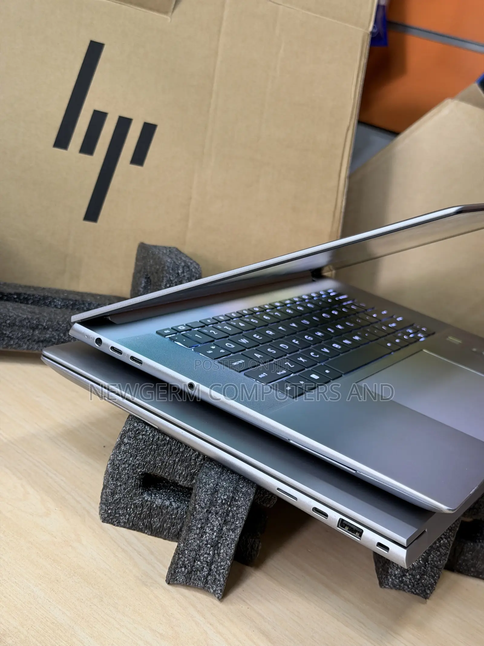 New Laptop HP ZBook 16 Studio G10 16GB Intel Core i9 SSD 1T