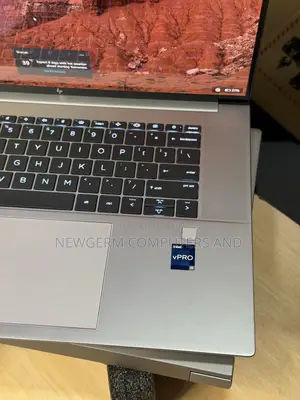 New Laptop HP ZBook 16 Studio G10 16GB Intel Core i9 SSD 1T