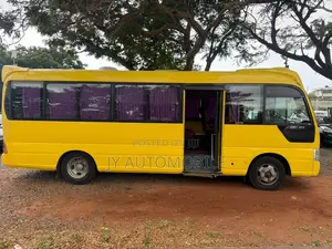 Hyundai County 2015 Yellow