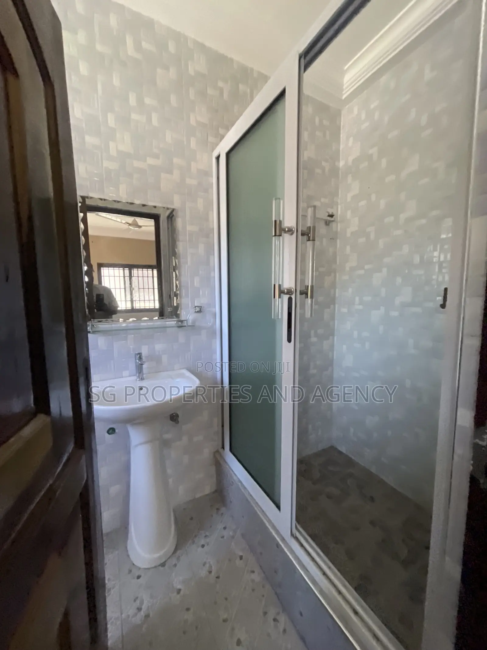 2bdrm Apartment in Junction Mall, Sakumono for rent