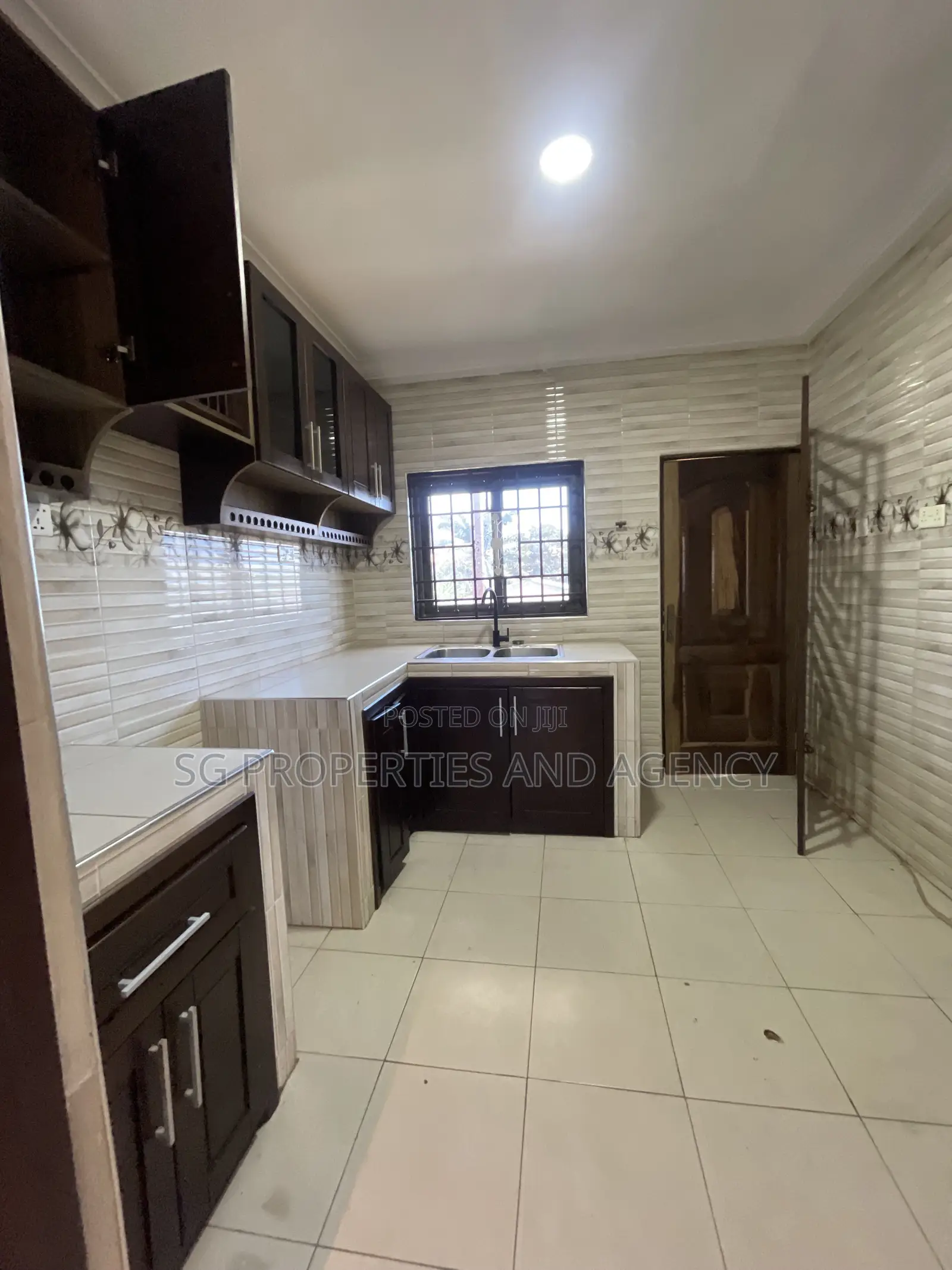 2bdrm Apartment in Junction Mall, Sakumono for rent
