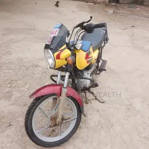 Bajaj Boxer 2022 Yellow