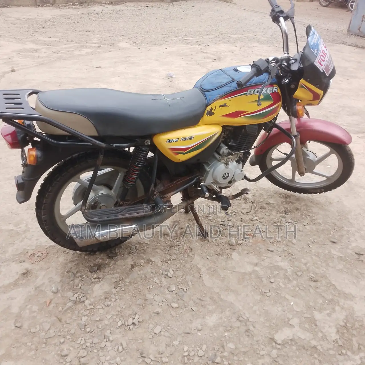 Bajaj Boxer 2022 Yellow