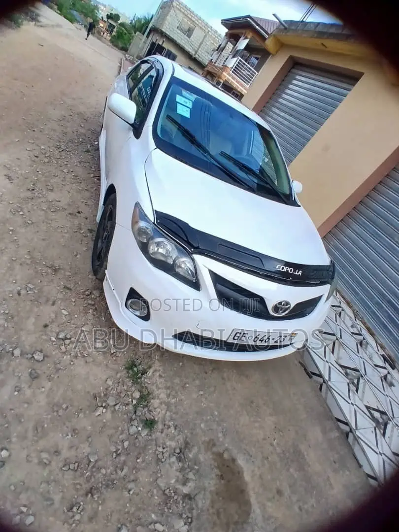 Toyota Corolla S 4dr Sedan (1.8L 4cyl 4A) 2013 White