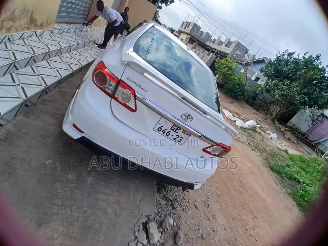 Toyota Corolla S 4dr Sedan (1.8L 4cyl 4A) 2013 White