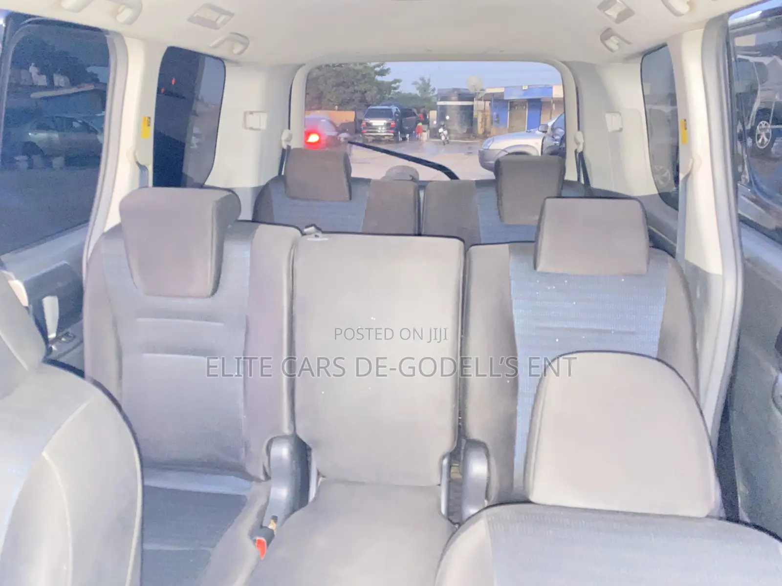 Toyota Voxy X 2WD 8-Seater 2011 Black
